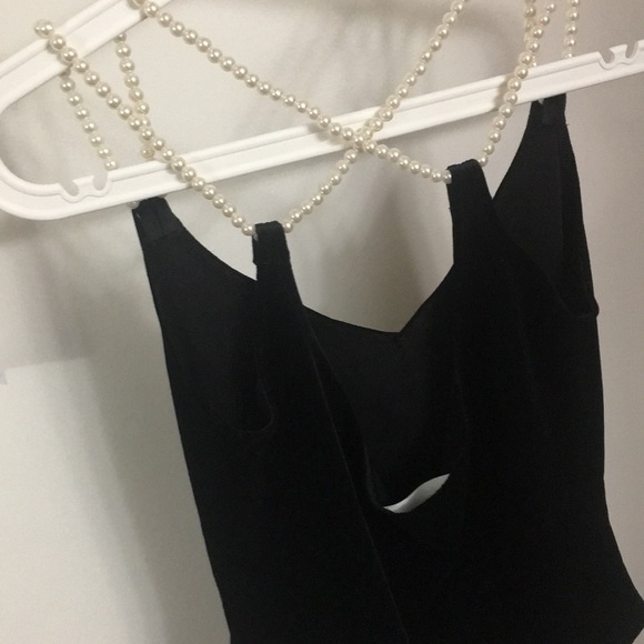 【SOLD】Velvet faux pearl chain bodysuit - Picture 3 of 4